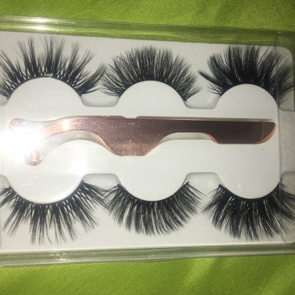 Lashes - Picture 1 of 1